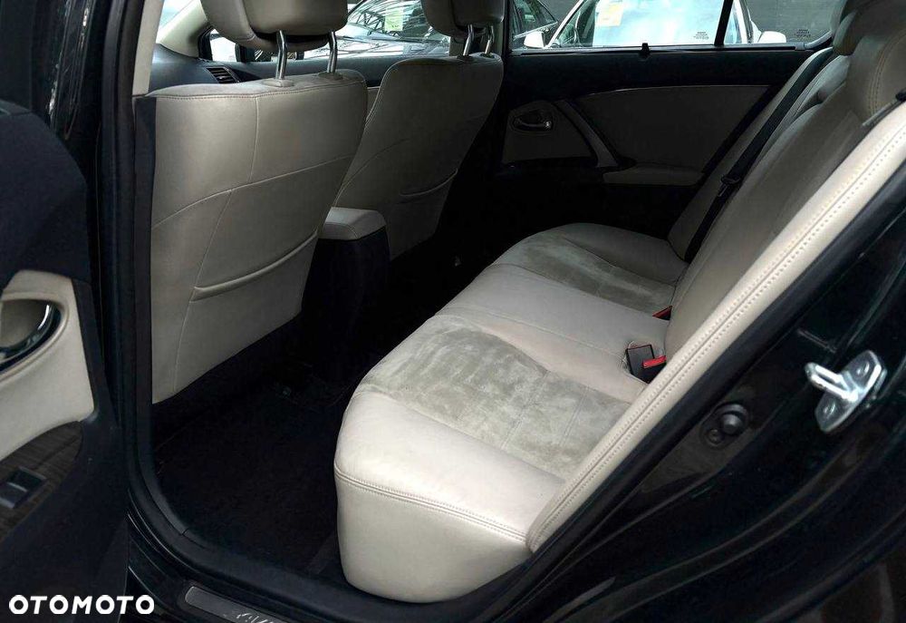 Toyota Avensis - 7