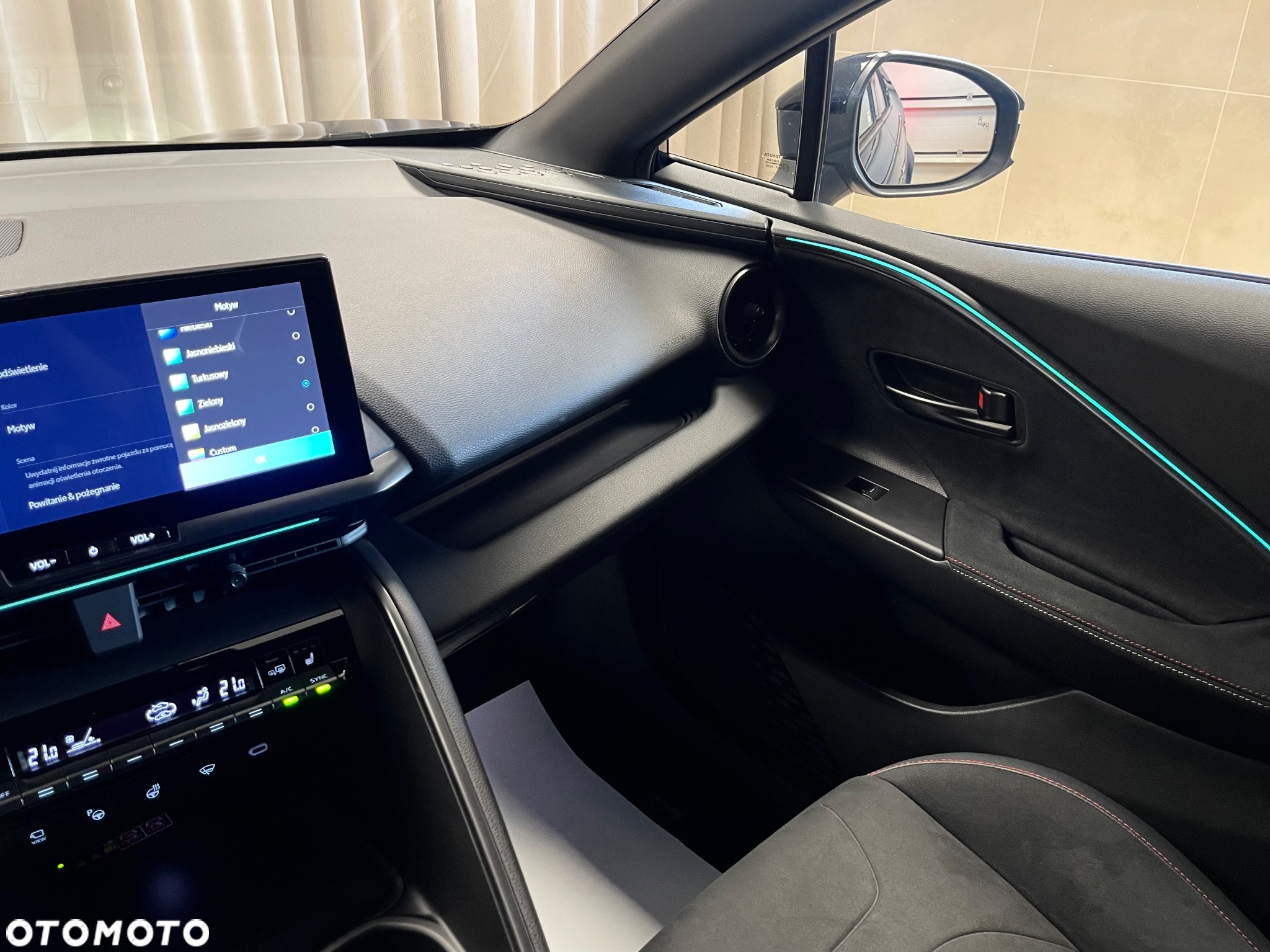 Toyota C-HR - 21