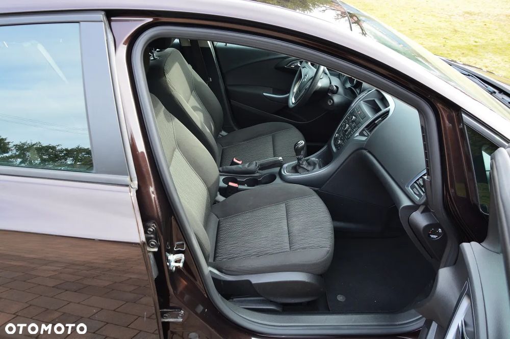 Opel Astra 1.4 ecoFLEX - 12