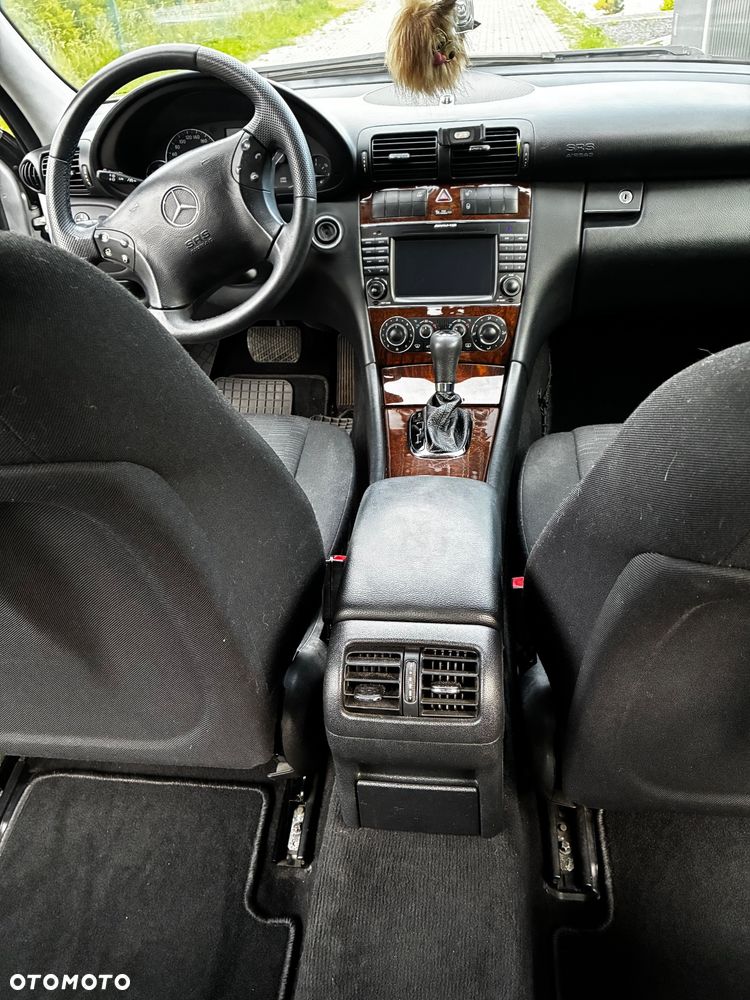 Mercedes-Benz Klasa C 180 Kompressor Automatik Classic Sport Edition - 8