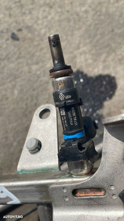 Rampa injectoare motor 0.9 turbo Dacia Logan / Sandero - 2