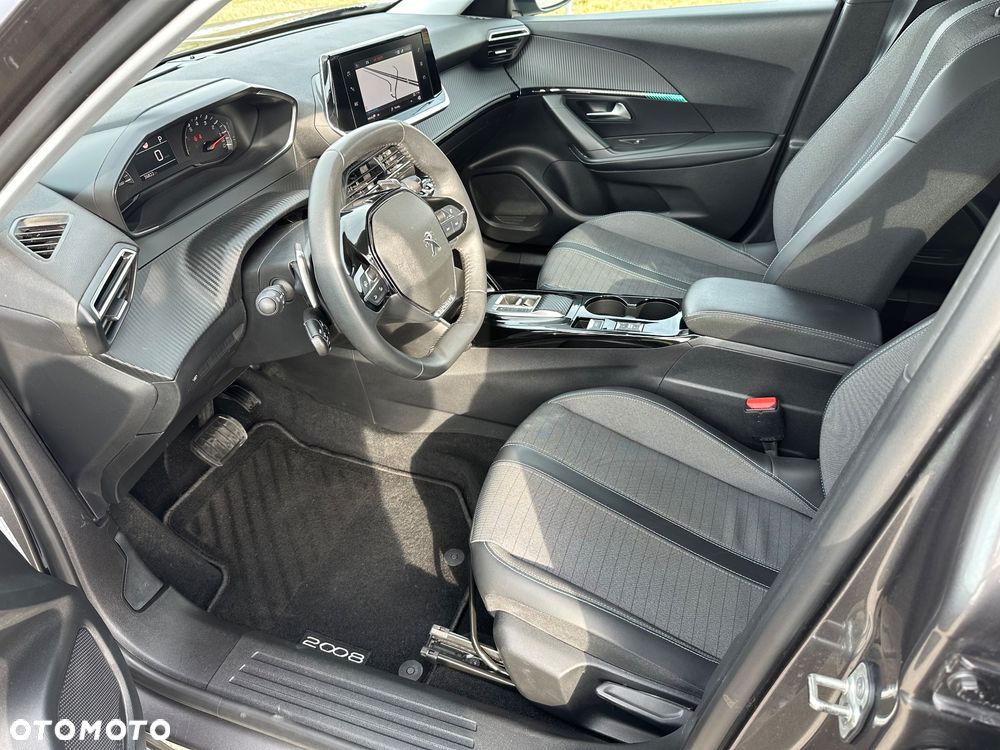 Peugeot 2008 PureTech 130 EAT8 Allure Pack - 24