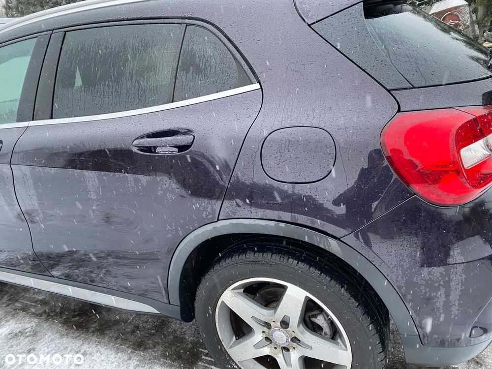 MERCEDES gla 156  cwiartka tylna lewa - 1