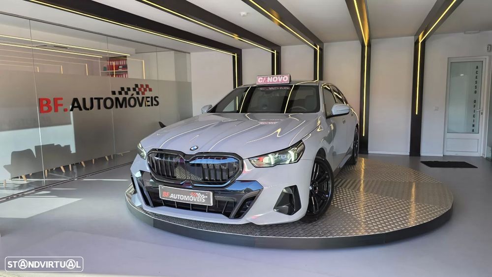 BMW 520 d Pack Desportivo M - 13