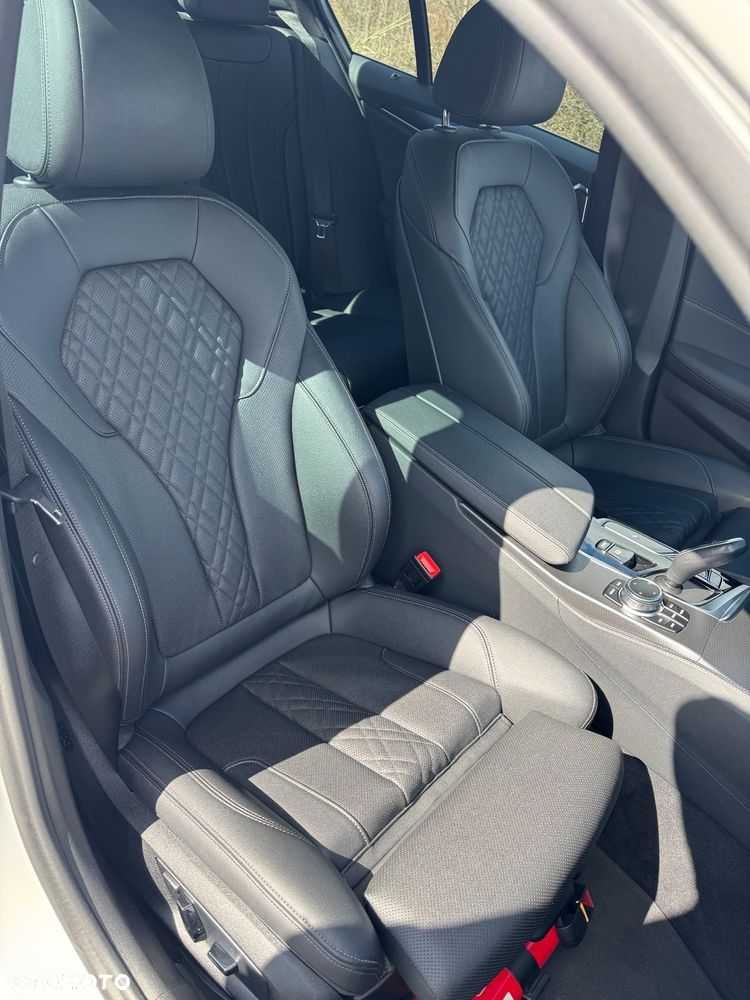 BMW Seria 5 520d xDrive mHEV M Sport sport - 14