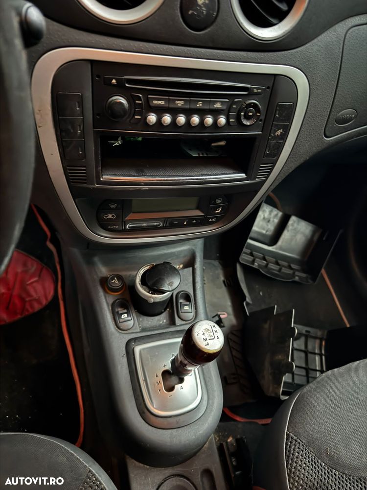 Dezmembrez Citroen C2 negru 2006 1,4 benzina automat - 7