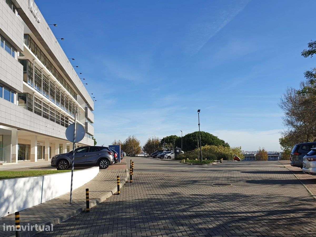 Escritório Taguspark Arrendamento | 750 m2 | 13 Lug. - Grande imagem: 4/23