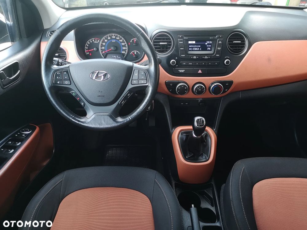 Hyundai i10 1.2 Fifa World Cup Edition - 13