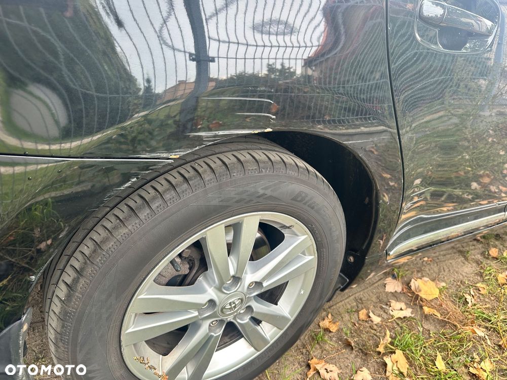 Toyota Avensis 1.8 Sol - 13