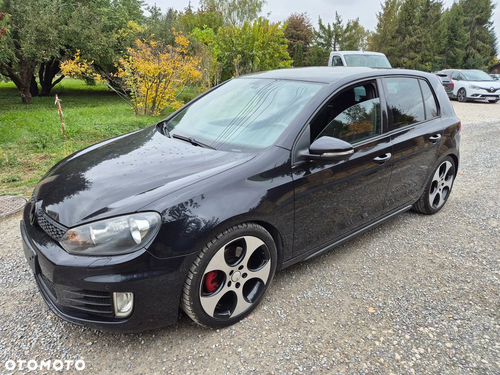 Volkswagen Golf 2.0 GTI - 1