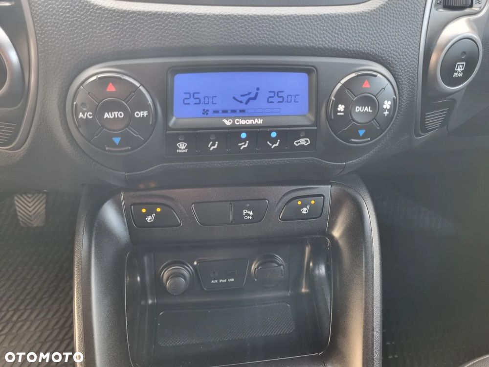 Hyundai ix35 1.6 2WD Fifa World Cup Edition - 12