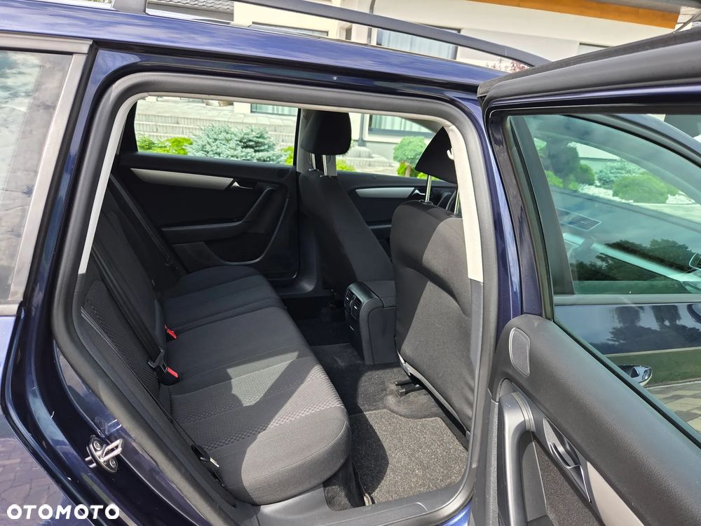 Volkswagen Passat 2.0 Blue TDI SCR Comfortline - 23
