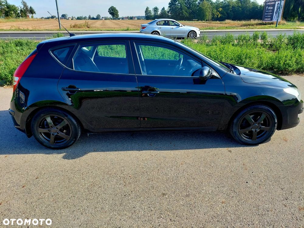 Hyundai i30 1.4 Classic + - 9