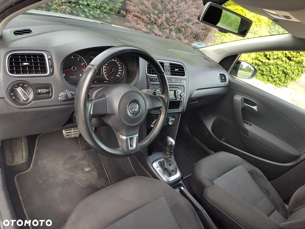 Volkswagen Polo 1.4 16V Highline DSG - 6