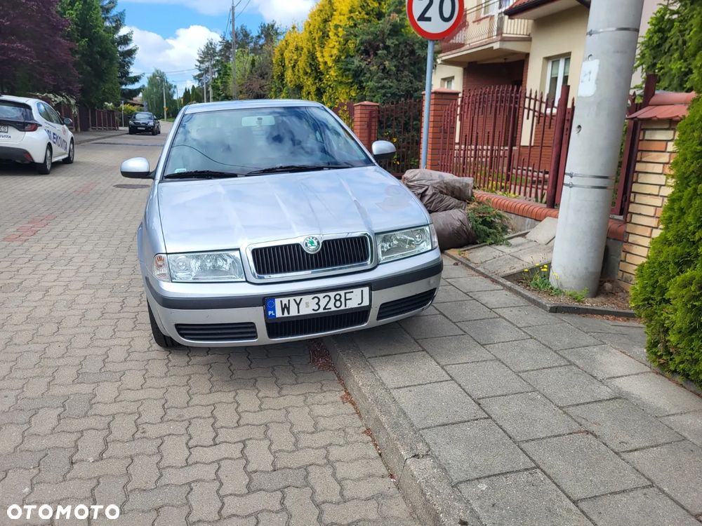 Skoda Octavia 1.6 Tour - 1