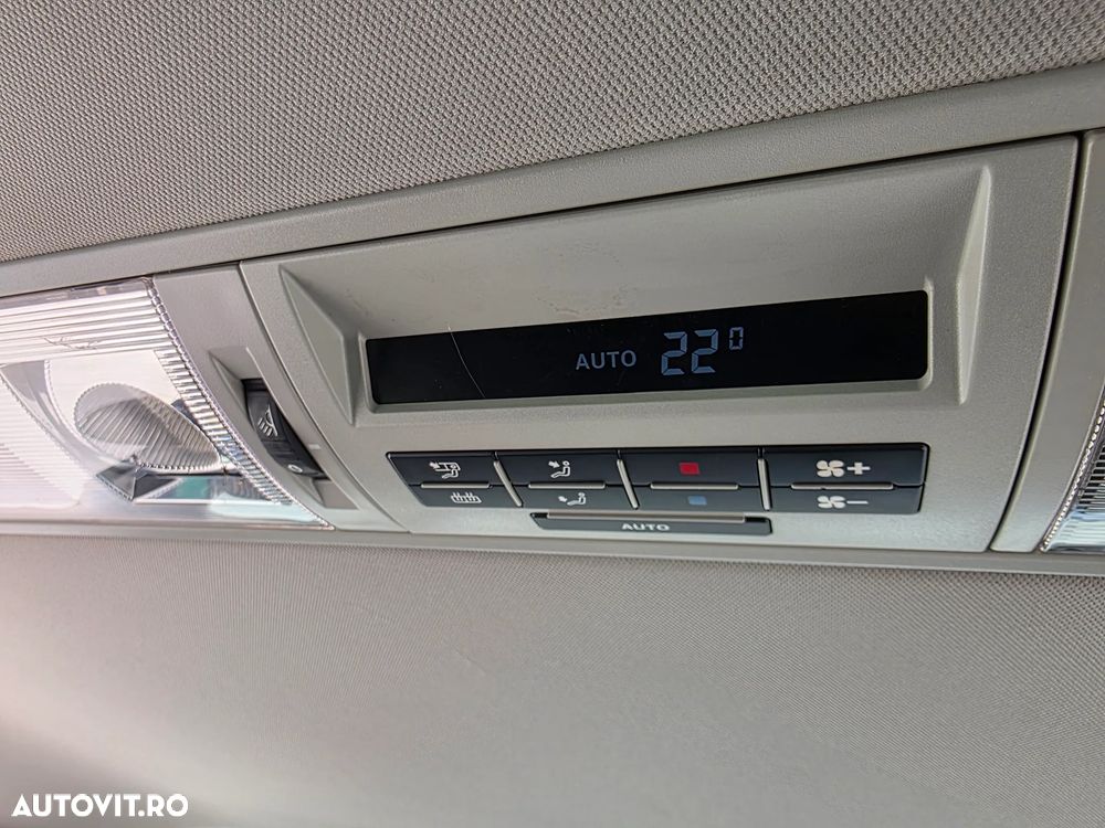 Volkswagen Multivan - 13