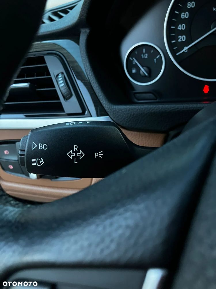 BMW Seria 3 328i Luxury Line - 12