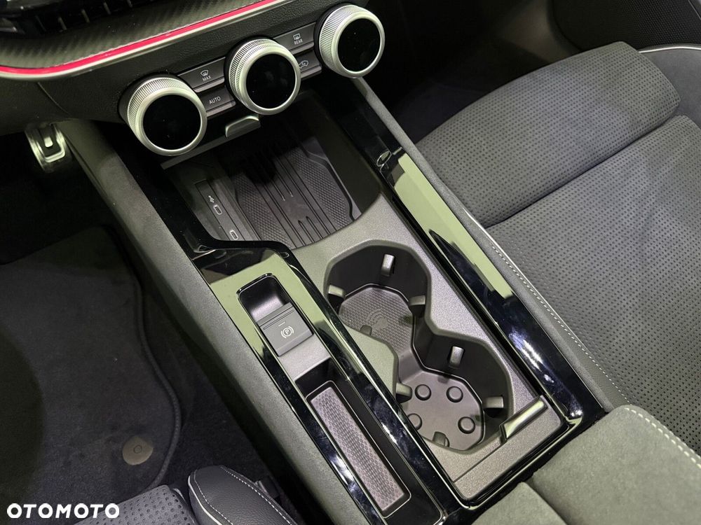 Skoda Superb 2.0 TDI SCR 4x4 Sportline DSG - 30