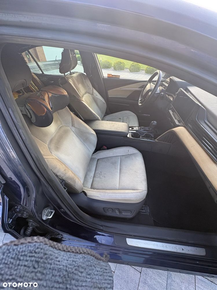 Toyota Camry 2.5 Hybrid Executive CVT - 28