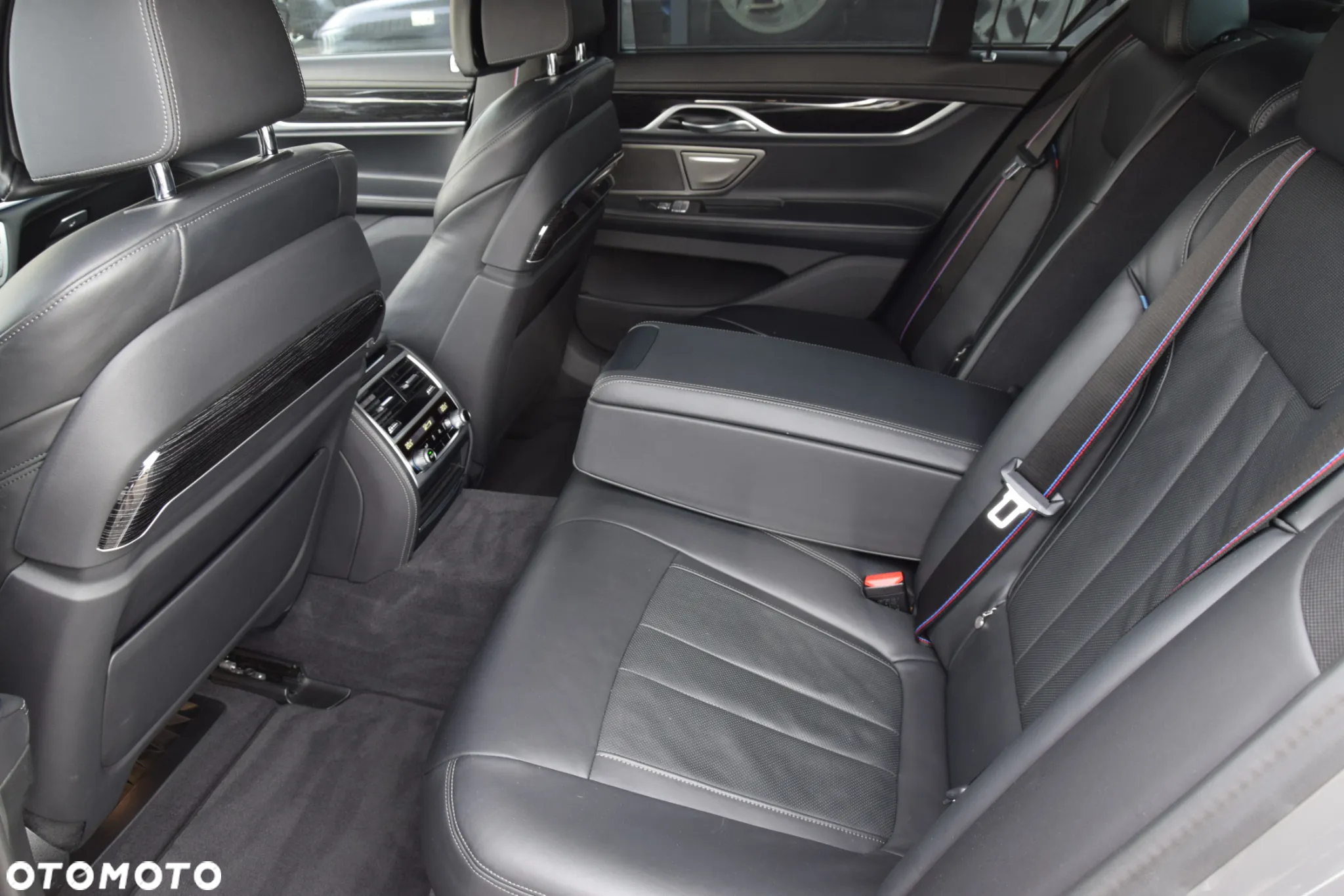 BMW Seria 7 - 21