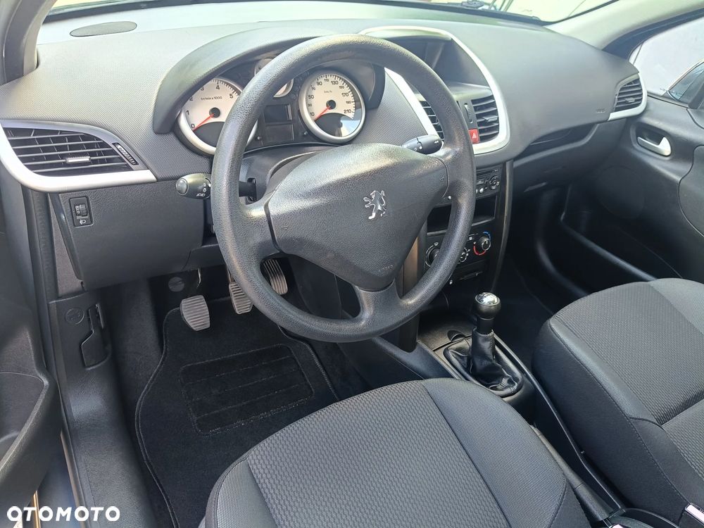 Peugeot 207 75 forever - 10