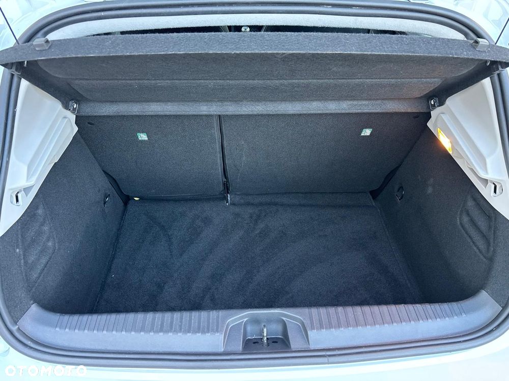 Renault Clio 1.0 TCe Intens - 24