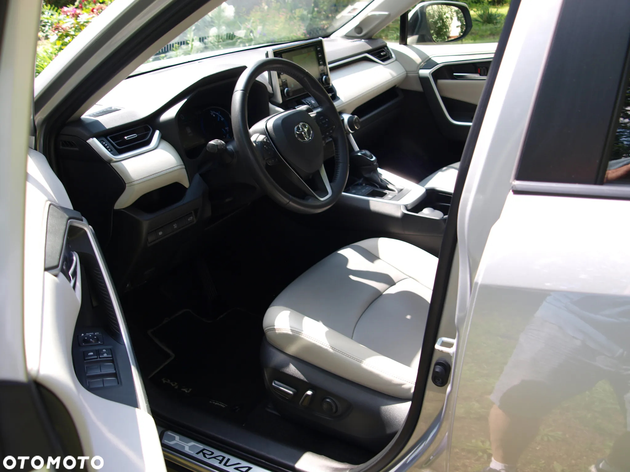 Toyota RAV4 2.5 Hybrid Executive 4x2 - 22