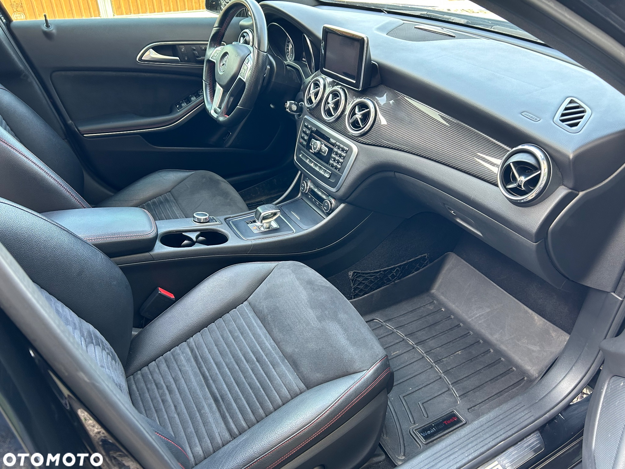 Mercedes-Benz GLA 45 AMG 4Matic 7G-DCT - 11