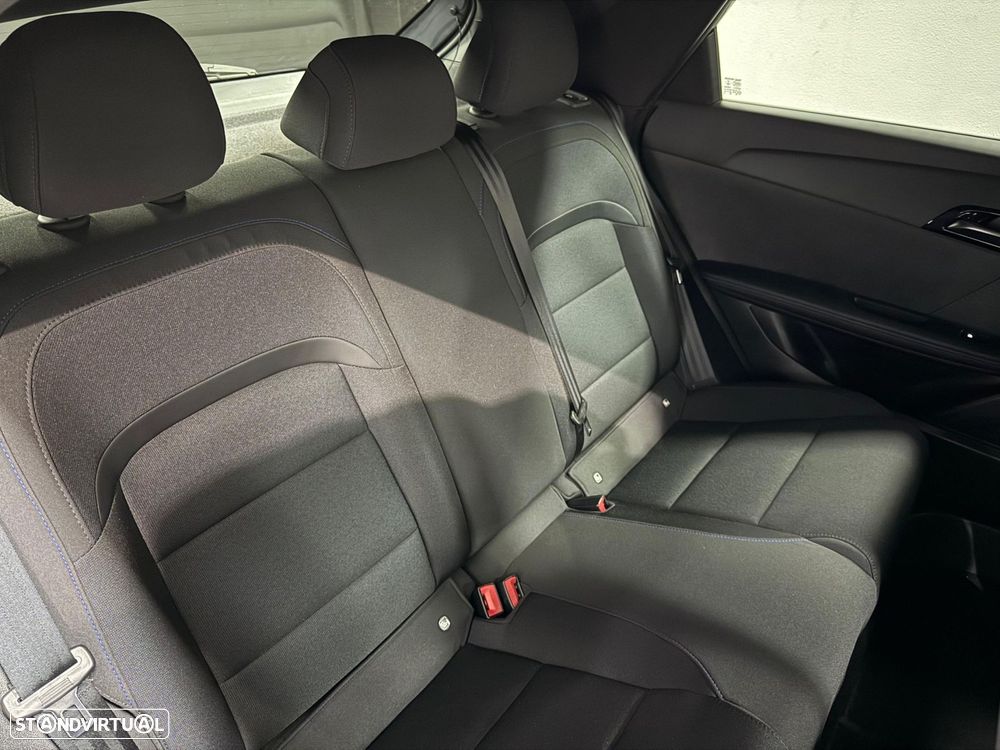 MG MG4 64 kWh Luxury - 16