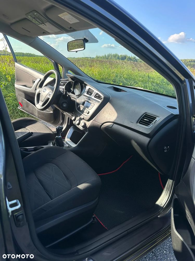 Kia Ceed - 8