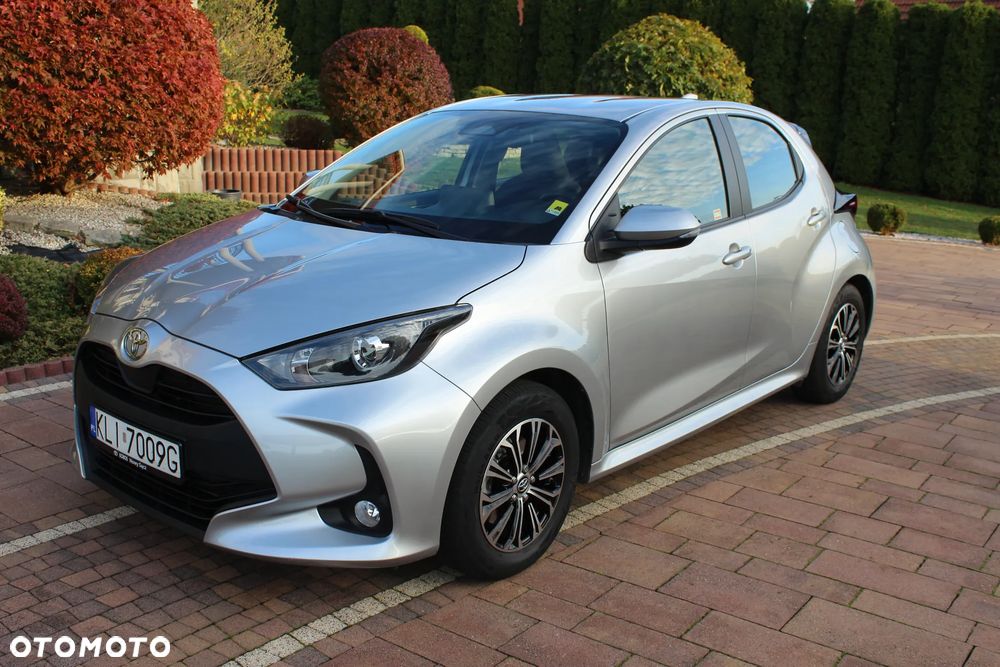 Toyota Yaris 2024 photo 2