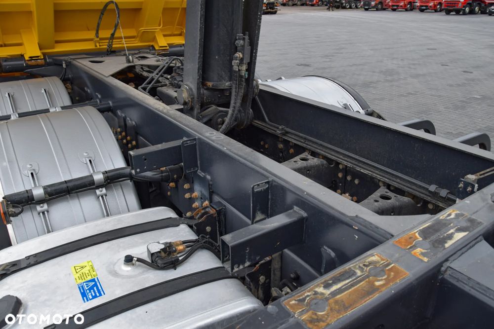 Scania P410 / 8x4 / EURO 6 / WYWROTKA / HYDROBURTA / AUTOMAT / KAMERA COFANIA / NAWIGACJA / HAK / NISKI PRZEBIEG / SERWISOWANY / SPROWADZONY - 23
