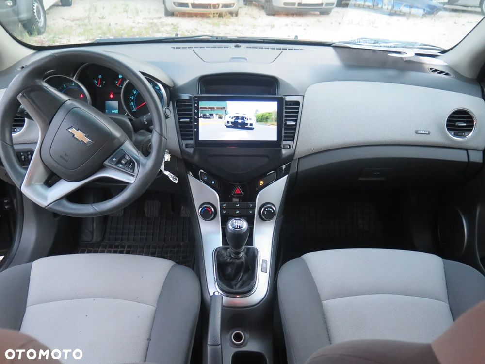 Chevrolet Cruze 1.6 LS - 2