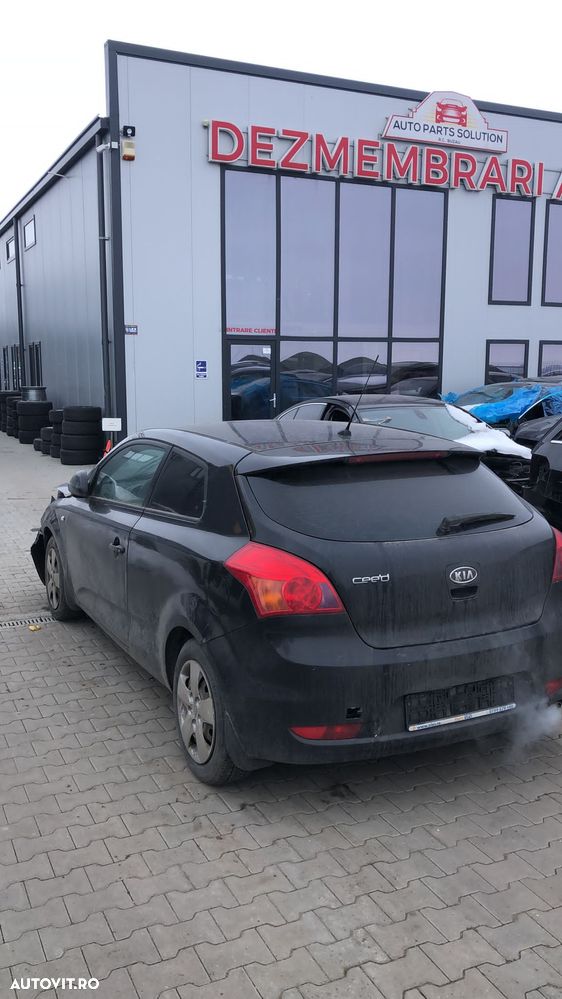 Dezmembram Kia Ceed 1.4 B an fabr. 2008 - 1