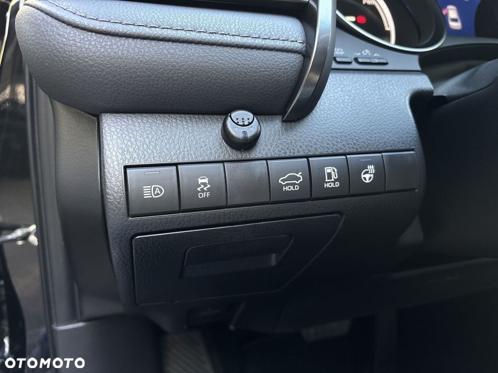 Toyota Camry 2.5 Hybrid Executive CVT - 21