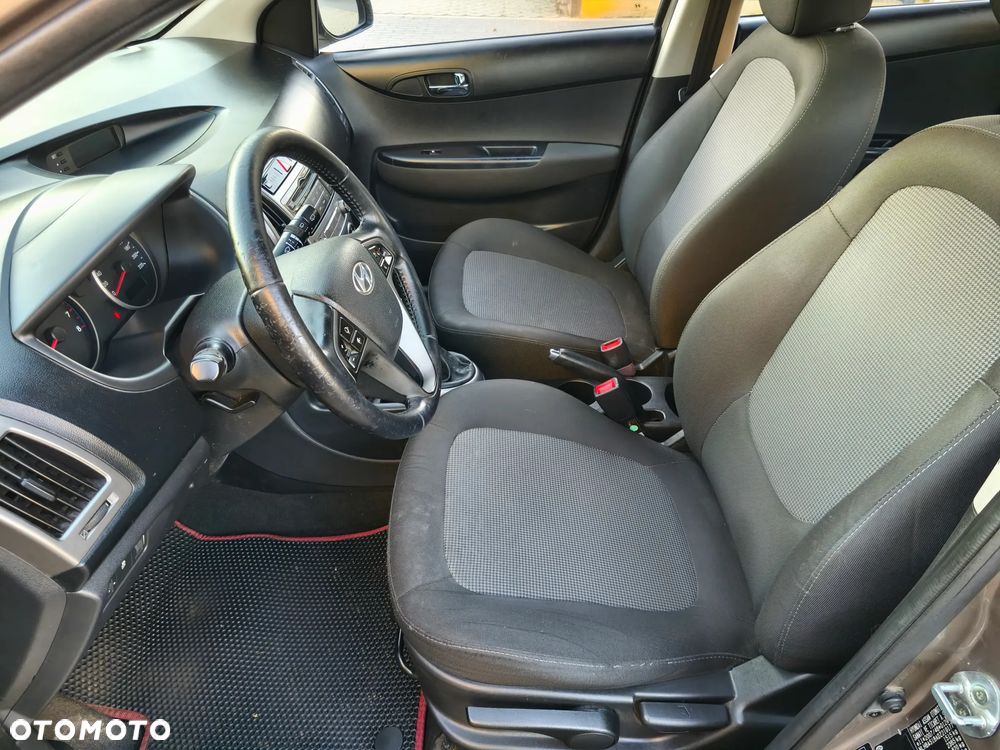Hyundai i20 1.25 Wersja Jubileuszowa - 14