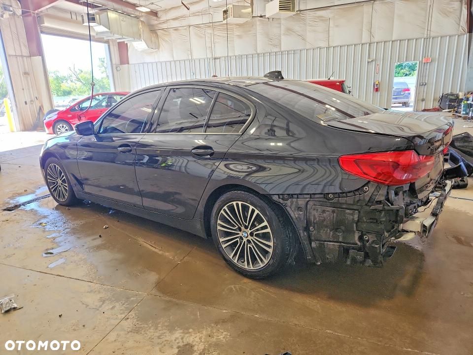 BMW Seria 5 540i xDrive Sport Line - 3