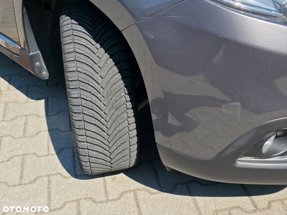 Peugeot 2008 1.2 Pure Tech GPF Allure S&S EAT6 - 4