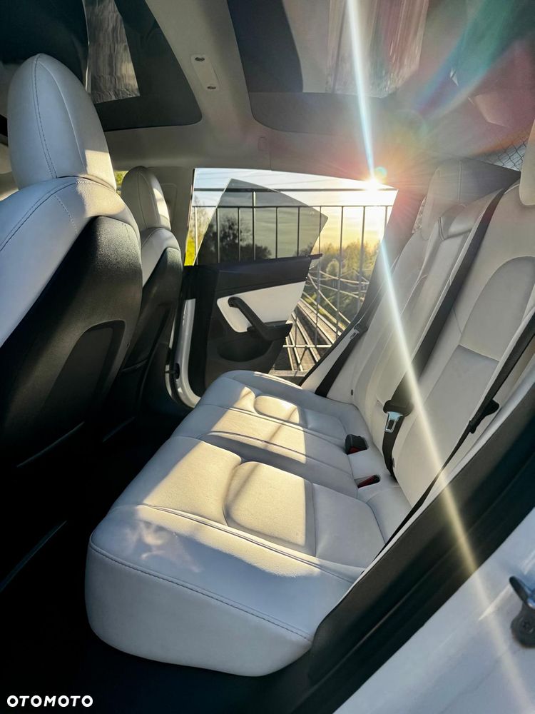Tesla Model 3 Standard Reichweite Plus Hinterradantrieb - 17