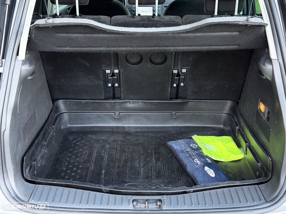 Ford Focus C-Max 1.6 TDCi Ghia - 27