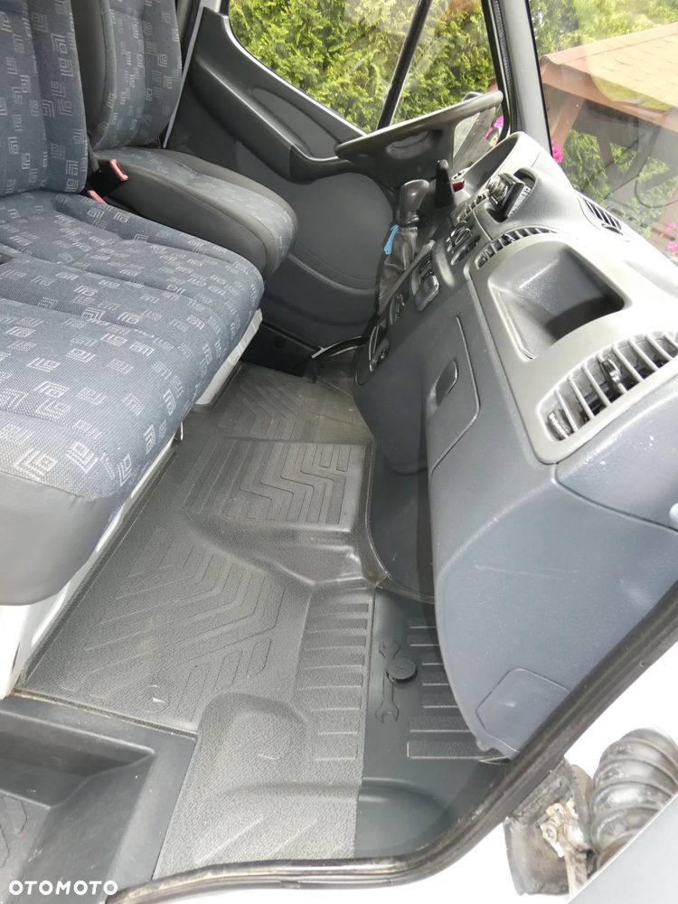 Mercedes-Benz SPRINTER - 16