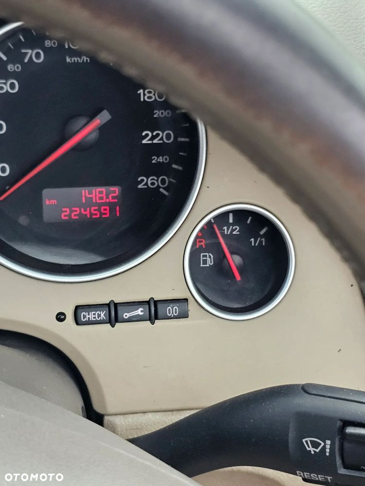 Audi A4 Cabrio 2.5 TDI - 17