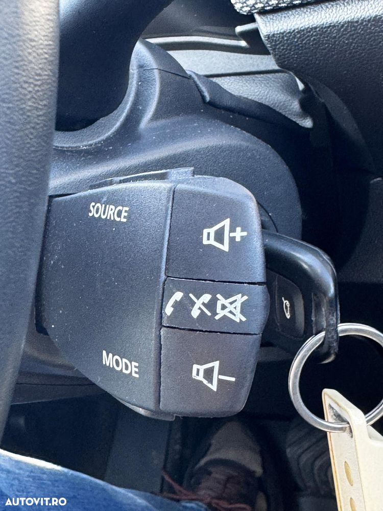 Dacia Logan TCe 90 CVT Comfort - 13