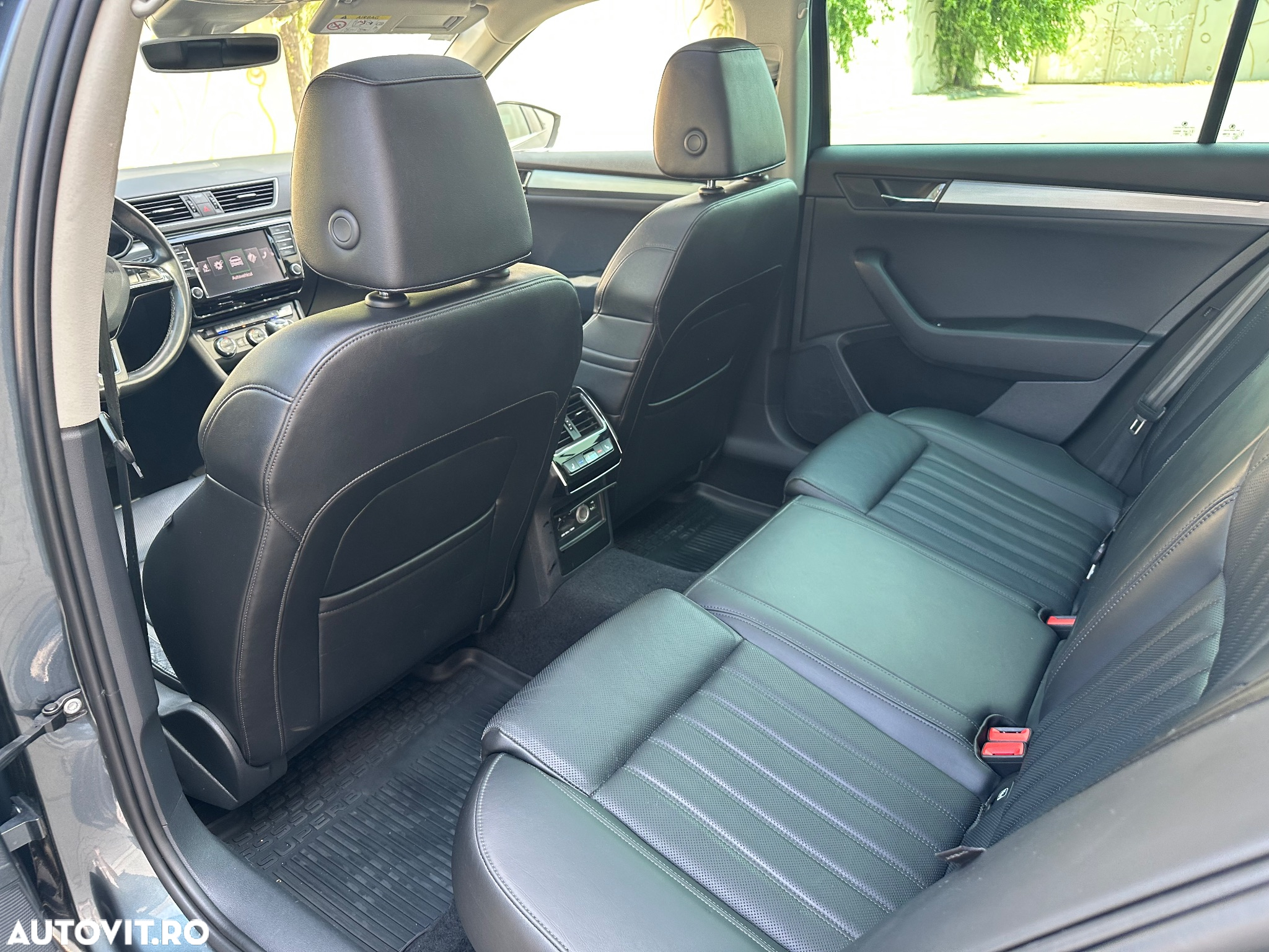 Skoda Superb 2.0 TDI DSG Style - 18