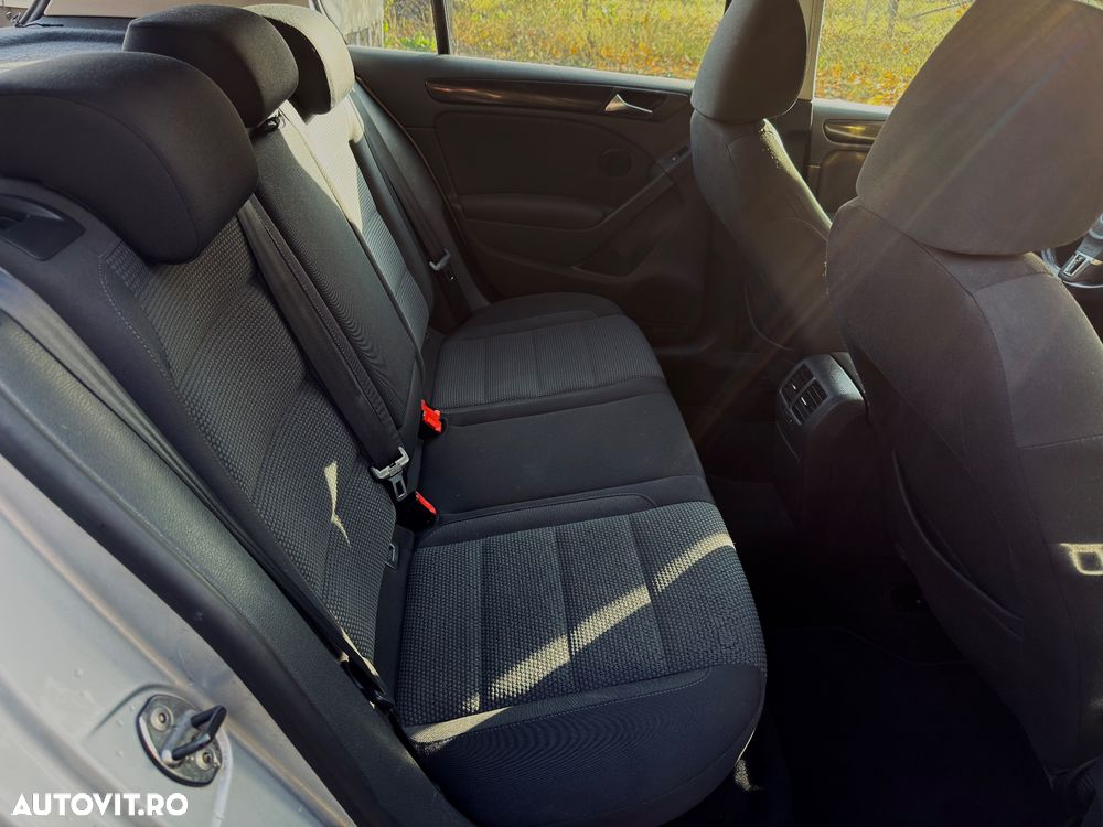 Volkswagen Golf 2.0 TDI Comfortline DSG - 9