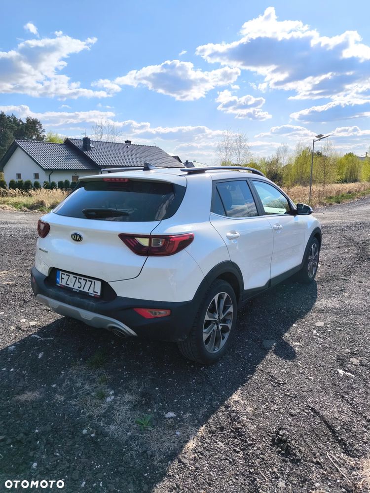 Kia Stonic 1.4 L - 6