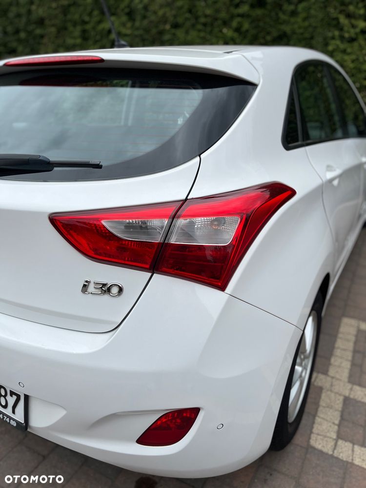 Hyundai i30 1.4 Trend - 12