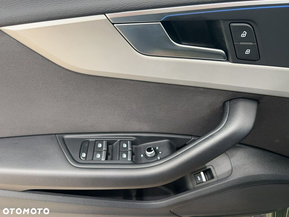 Audi A4 Limousine - 14