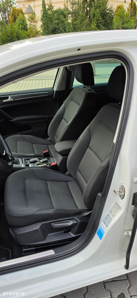 Volkswagen Golf e-Golf - 19
