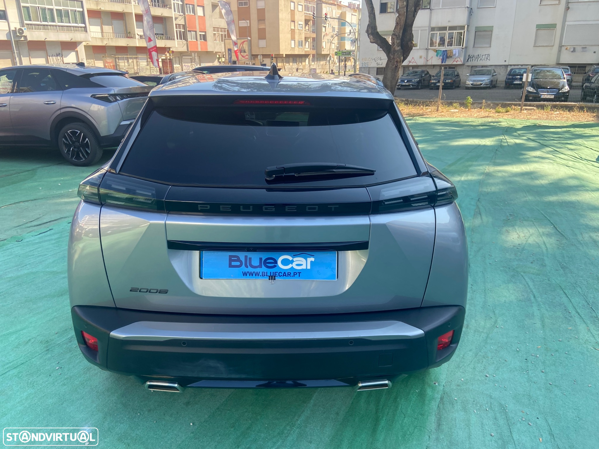 Peugeot 2008 1.2 PureTech Allure EAT8 - 6